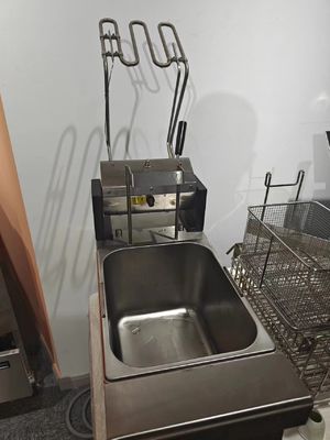 8L de estilo de mesa de arriba auto elevador 3KW eléctrico digital abierto freidora profunda
