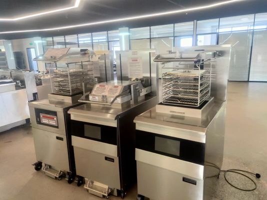 Panel táctil eléctrico inteligente de 8HD 55L 5 bandeja de freír Frito a presión de gran productividad