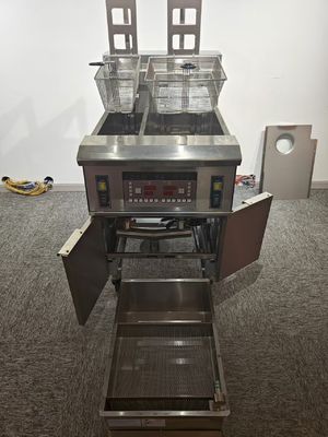 21.4KW Doble tanque 11.6L + 21.5L Panel de computadora digital chips eléctricos Máquina de freír abierta