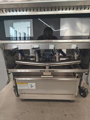 Panel inteligente de pantalla táctil profesional 4tanque 4cestas 28KW 304SUS Chips eléctricos Fritar abierto