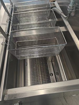 Panel de computadora digital Dos ollas Cuatro cestas Fritadora automática GAS Fritadora abierta