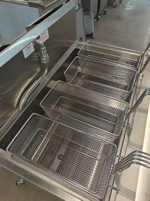 Panel de computadora digital Dos ollas Cuatro cestas Fritadora automática GAS Fritadora abierta