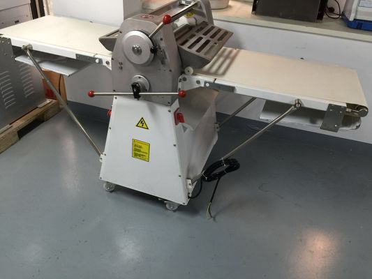 Máquina de prensado de hojas de masa de tamaño de rodillo de 520 mm para preparar masa rápida y fácilmente