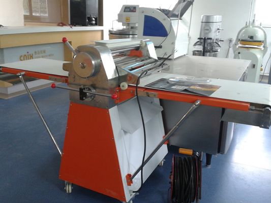 Máquina de prensado de hojas de masa de tamaño de rodillo de 520 mm para preparar masa rápida y fácilmente